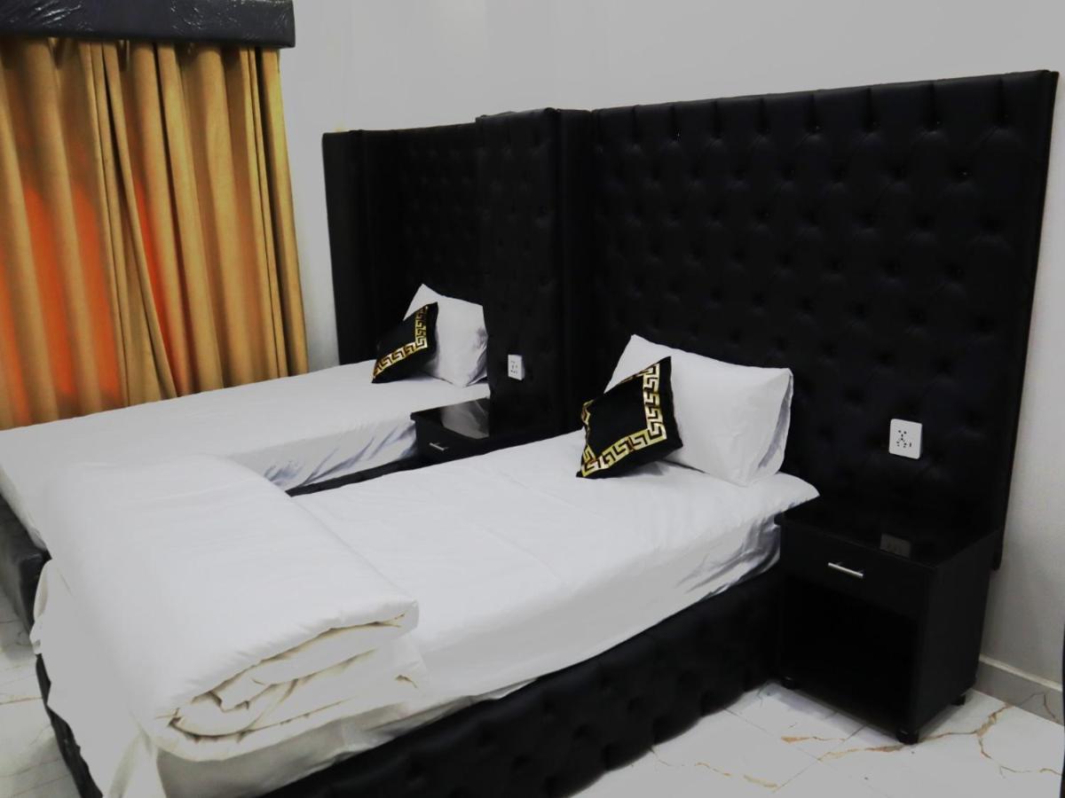 Hotel Orange One Lahor Dış mekan fotoğraf
